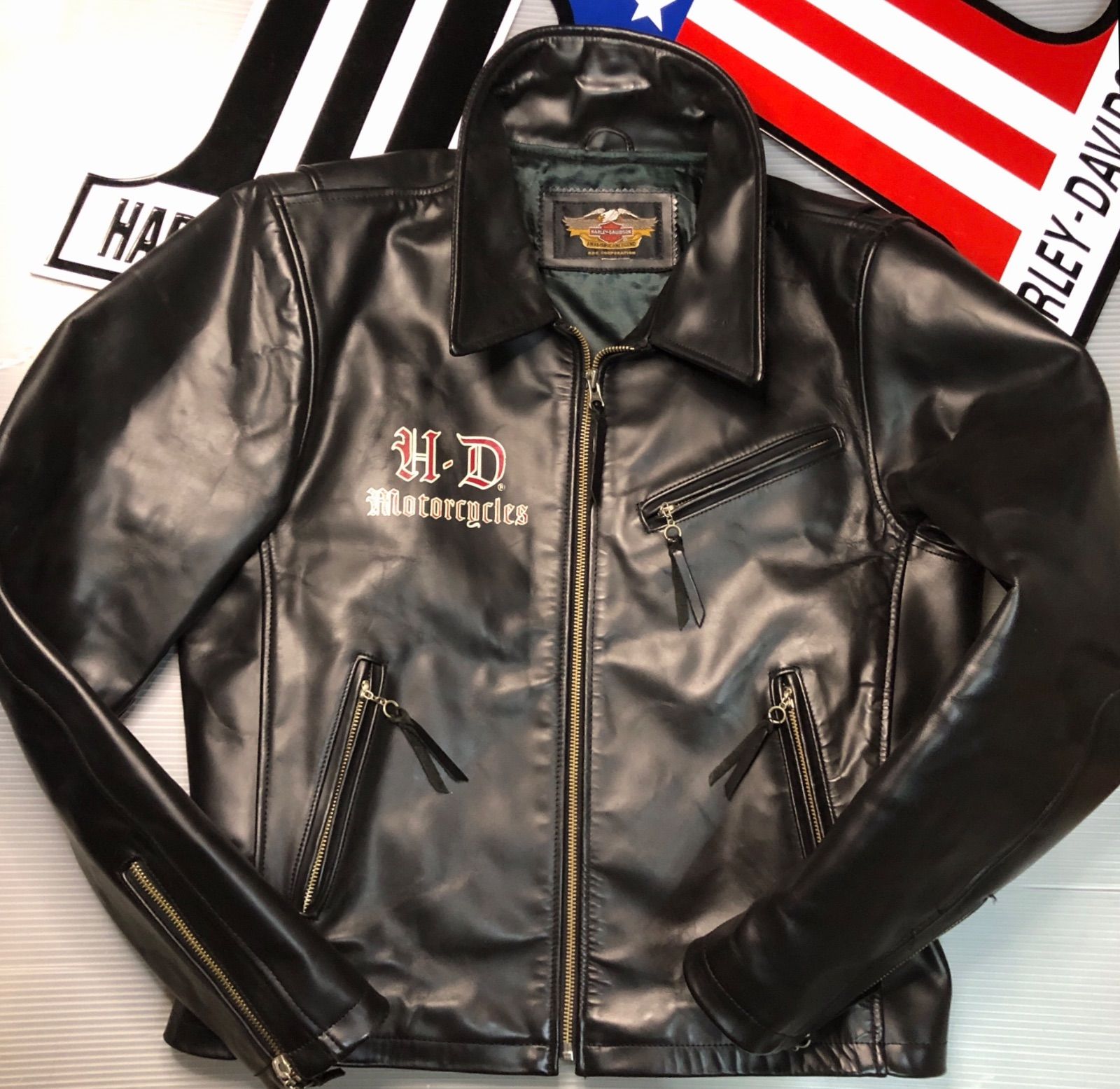 ⭐️ハーレーダビッドソン⭐️カウハイド本革ジャケット⭐️本革製切抜き刺繍レアモデル⭐️ ⭐️非常にレアな限定版モデル❗️⭐️Harley-Davidson ハーレー