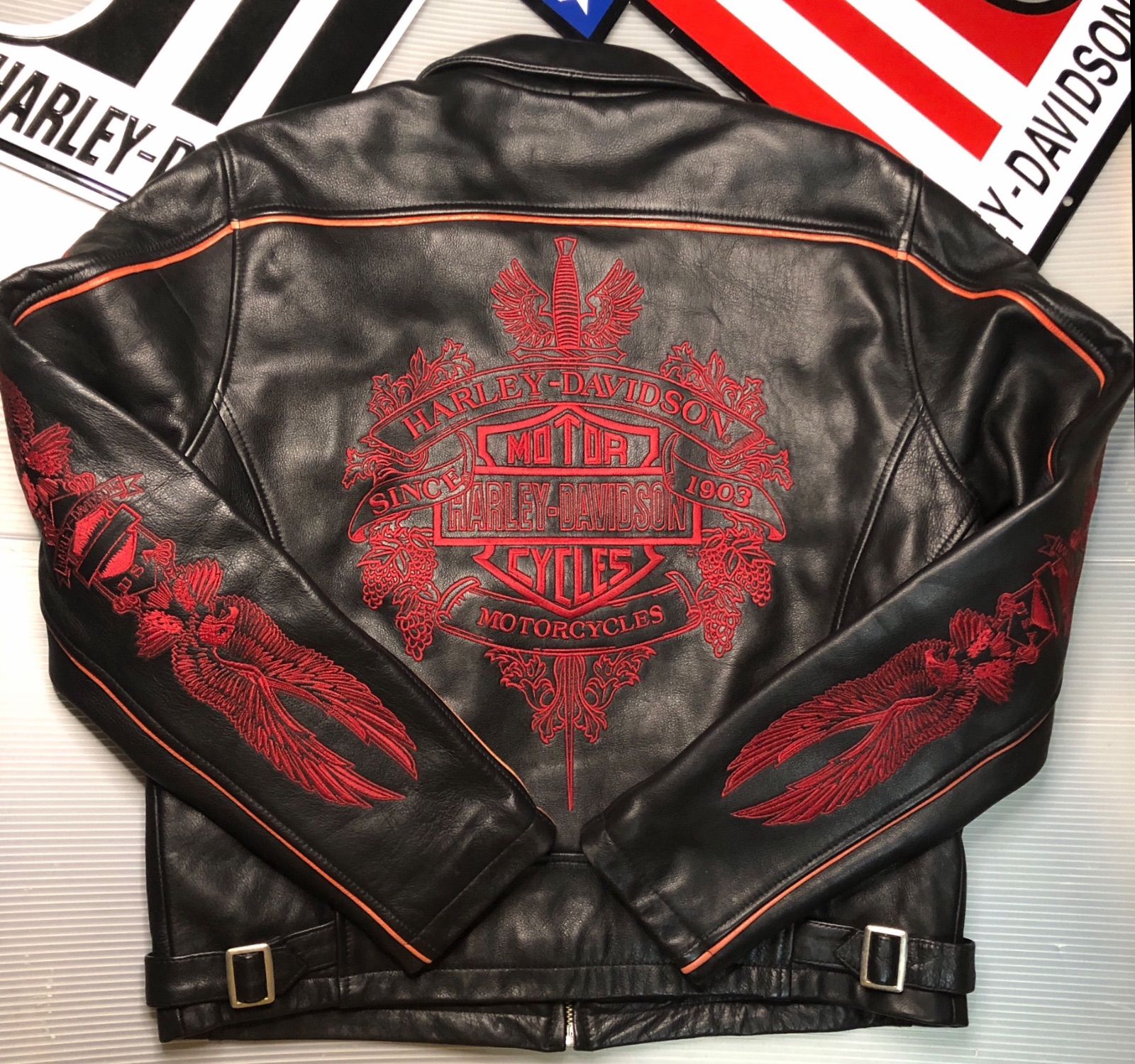 ⭐️【非常に稀少！赤糸刺繍限定品！】高品質の山羊&牛革製 Harley