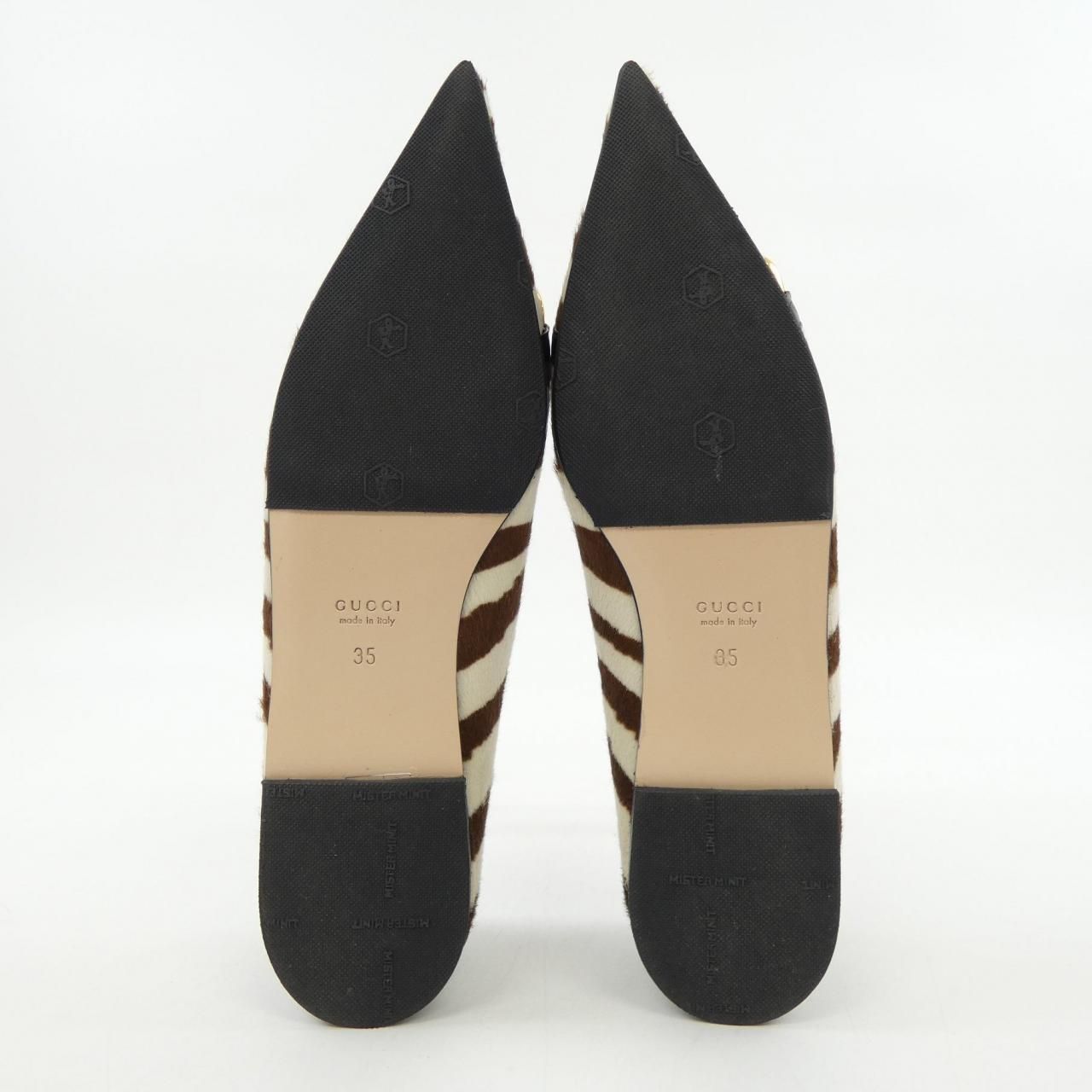 フラットシューズ