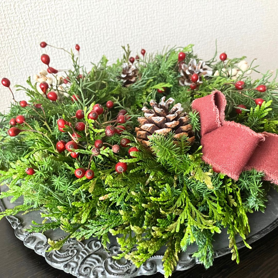 森の香り】クリスマスリース 自然素材 ナチュラル 針葉樹 野ばらの実