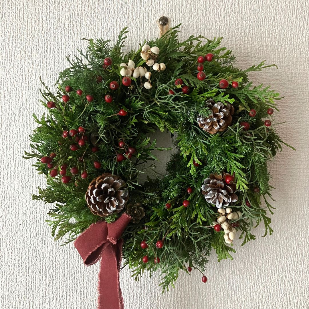 【メルカリ便】　針葉樹ののナチュラルリース　クリスマス　アンティークベル　592 メルカリ便】 針葉樹ののナチュラルリース クリスマス アンティーク