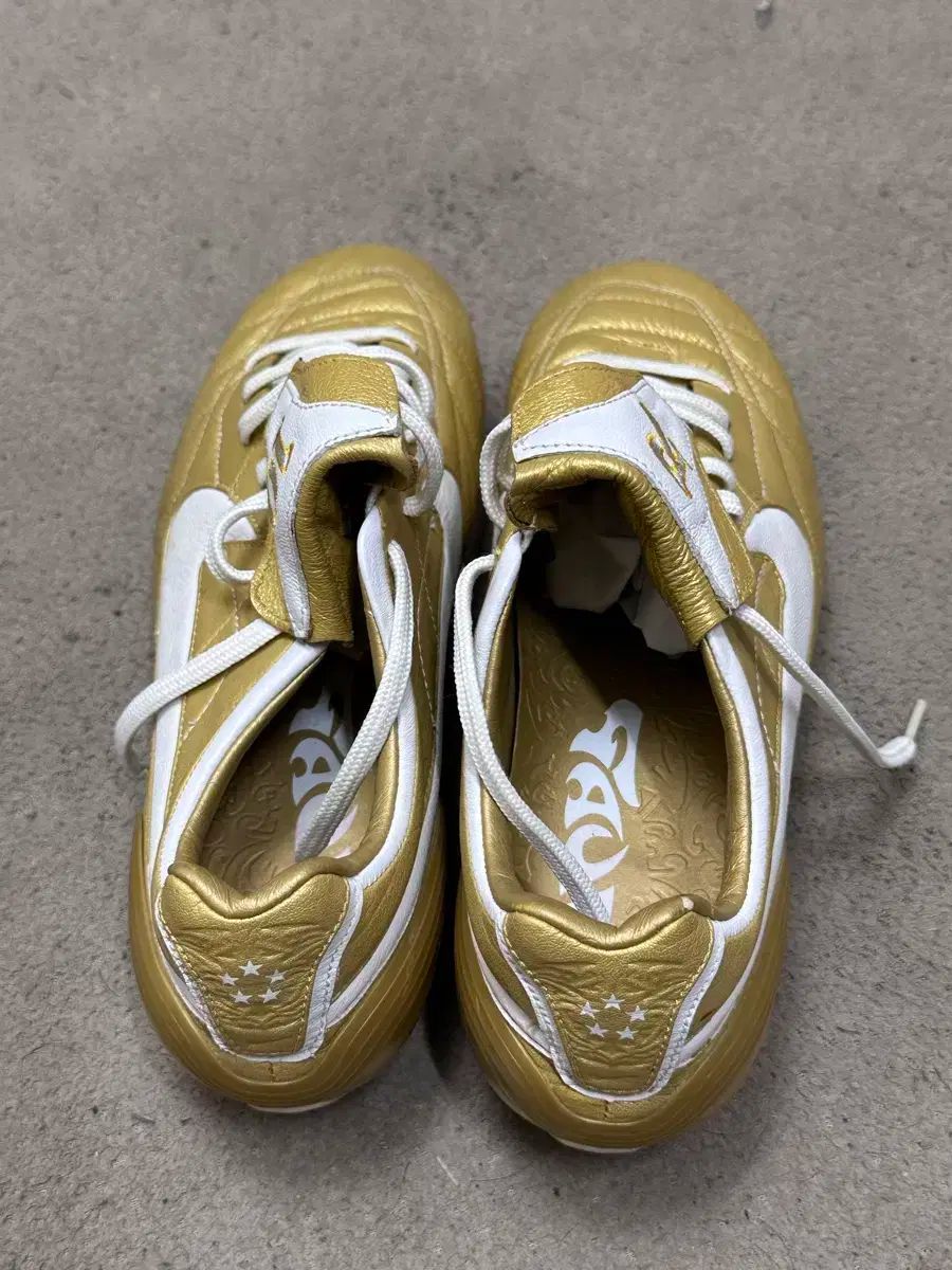 ナイキ オールドスクール 超レア物 R10 GOLD ティエンポ サッカー