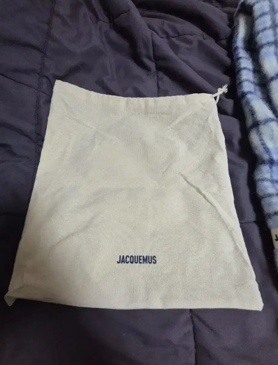 JACQUEMUS ブラック ラウンドカーレマフラー　スカーフ JACQUEMUS マフラー JACQUEMUS ブラック ラウンドカーレマフラー