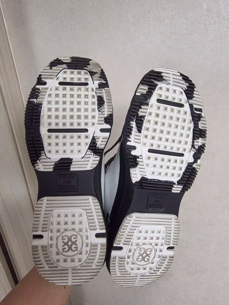 G FORE(ジーフォア) ゴルフシューズ ブラック/白 - メルカリ