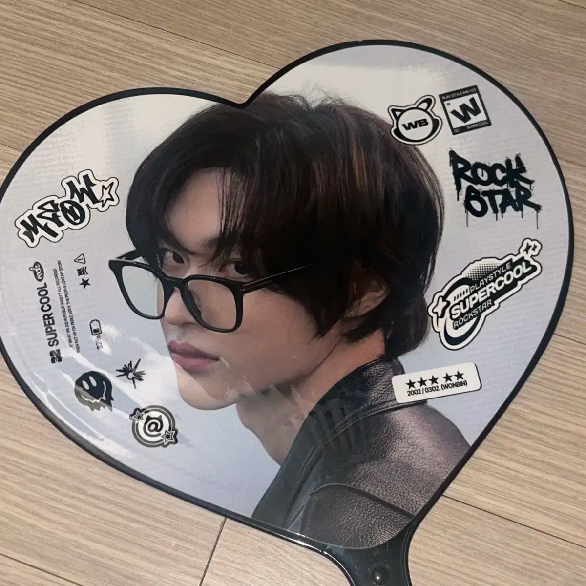 ウォンビン(WONBIN)様 うちわ - メルカリ