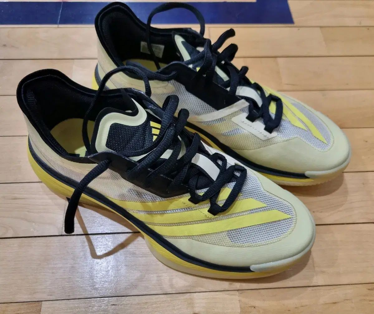アディゼロ セレクト 3 XERO(ゼロ) バスケシューズ (275-280) - メルカリ