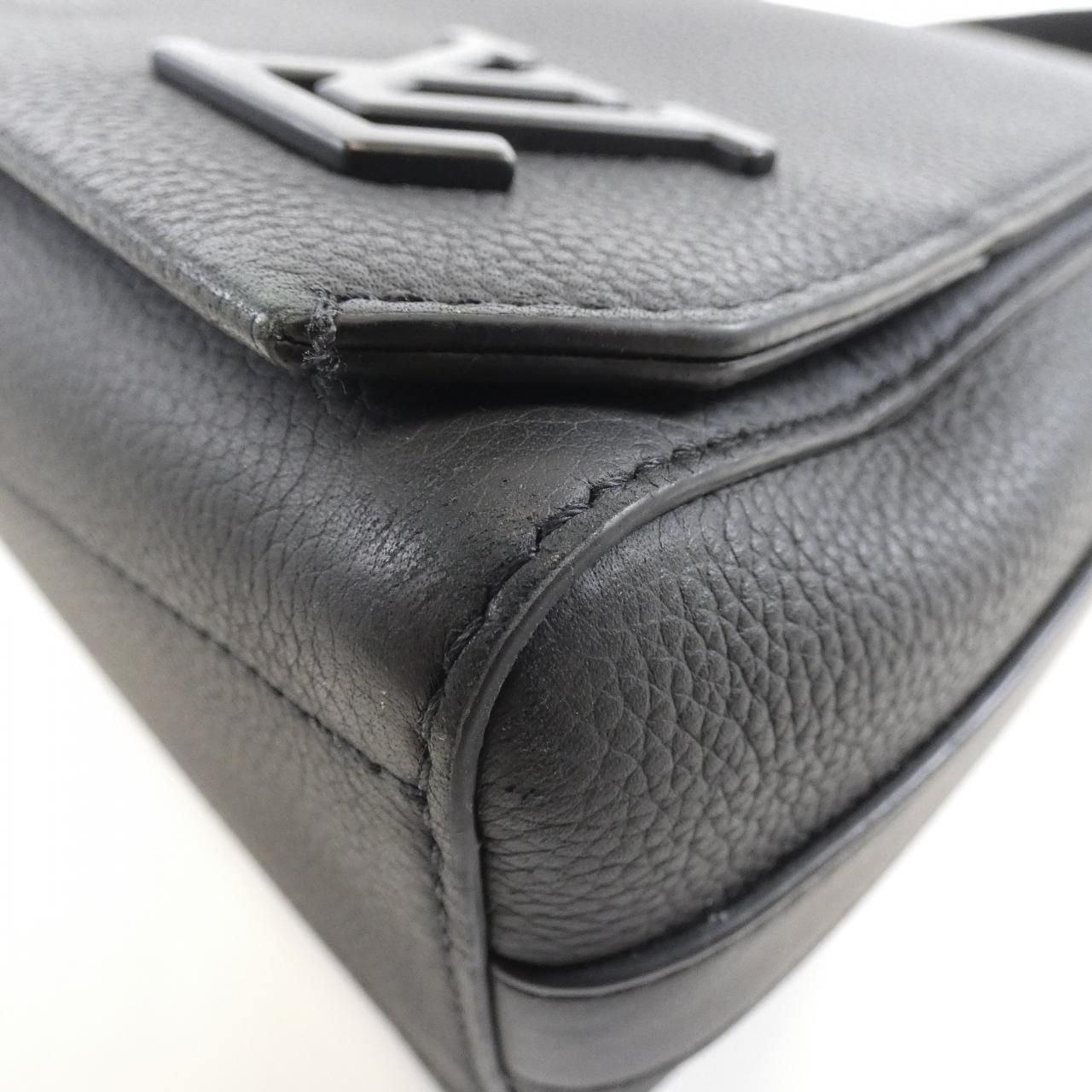 ルイヴィトン LVアエログラム テイクオフ メッセンジャー M57080