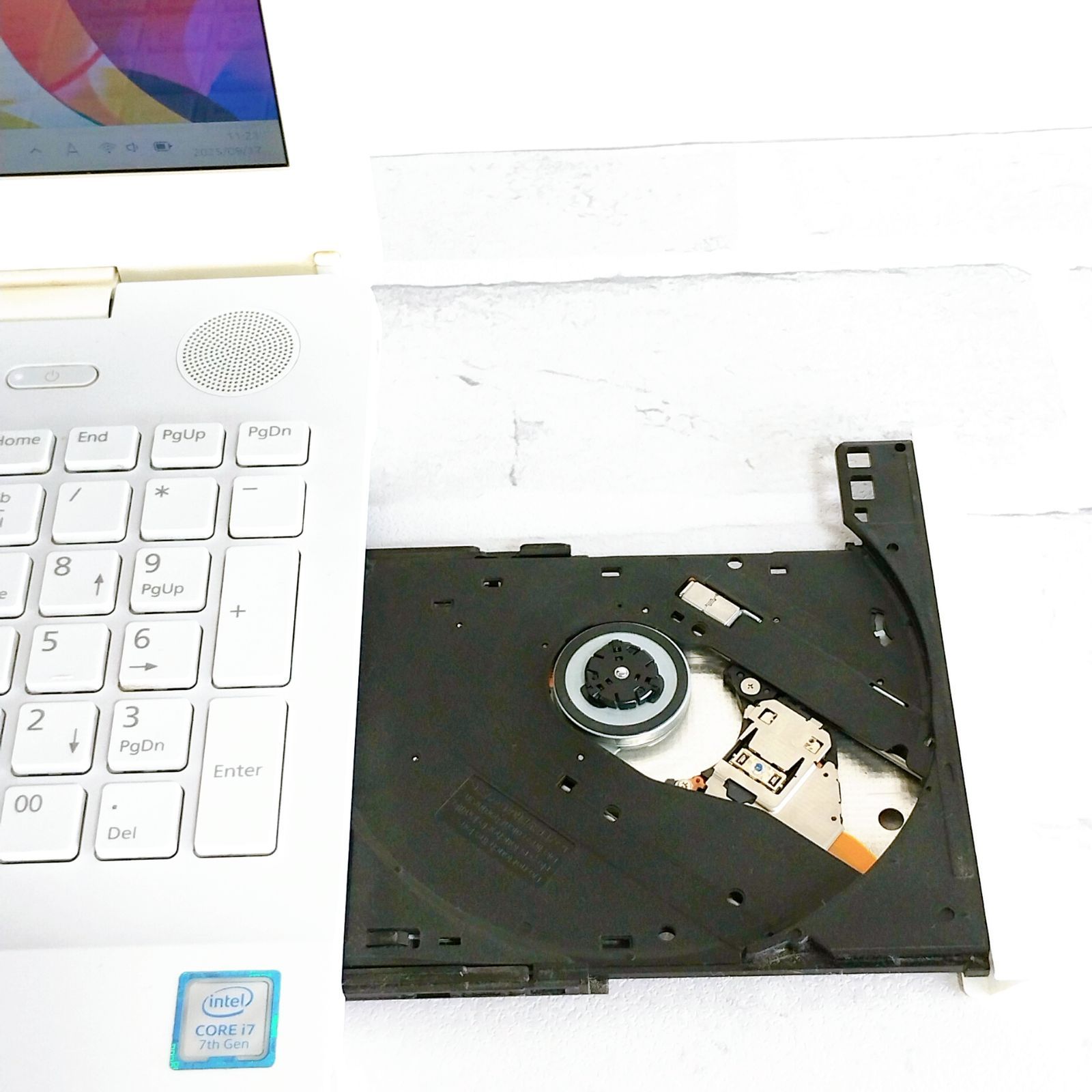 すぐ使える！高性能Corei7 第7世代 DVD カメラ付き 最新Windows11