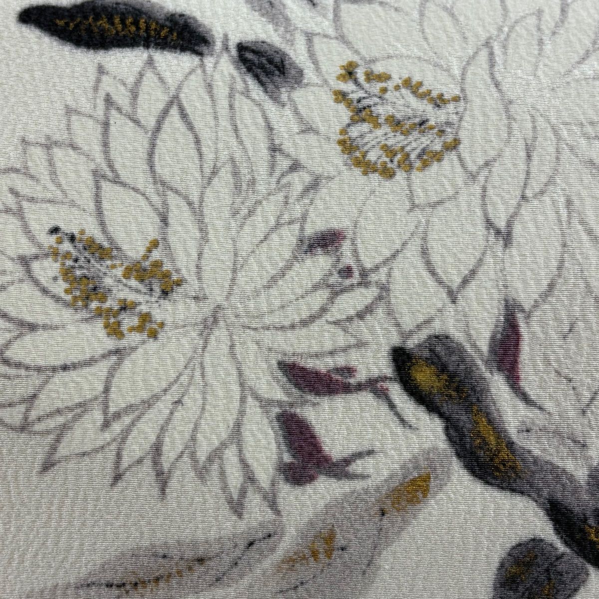 新品未使用‼️ 作家 山科春宣 名古屋帯 枝花 金彩 灰緑 正絹 新品未使用‼️作家 山科春宣 名古屋帯 枝花 金彩 灰緑 正絹