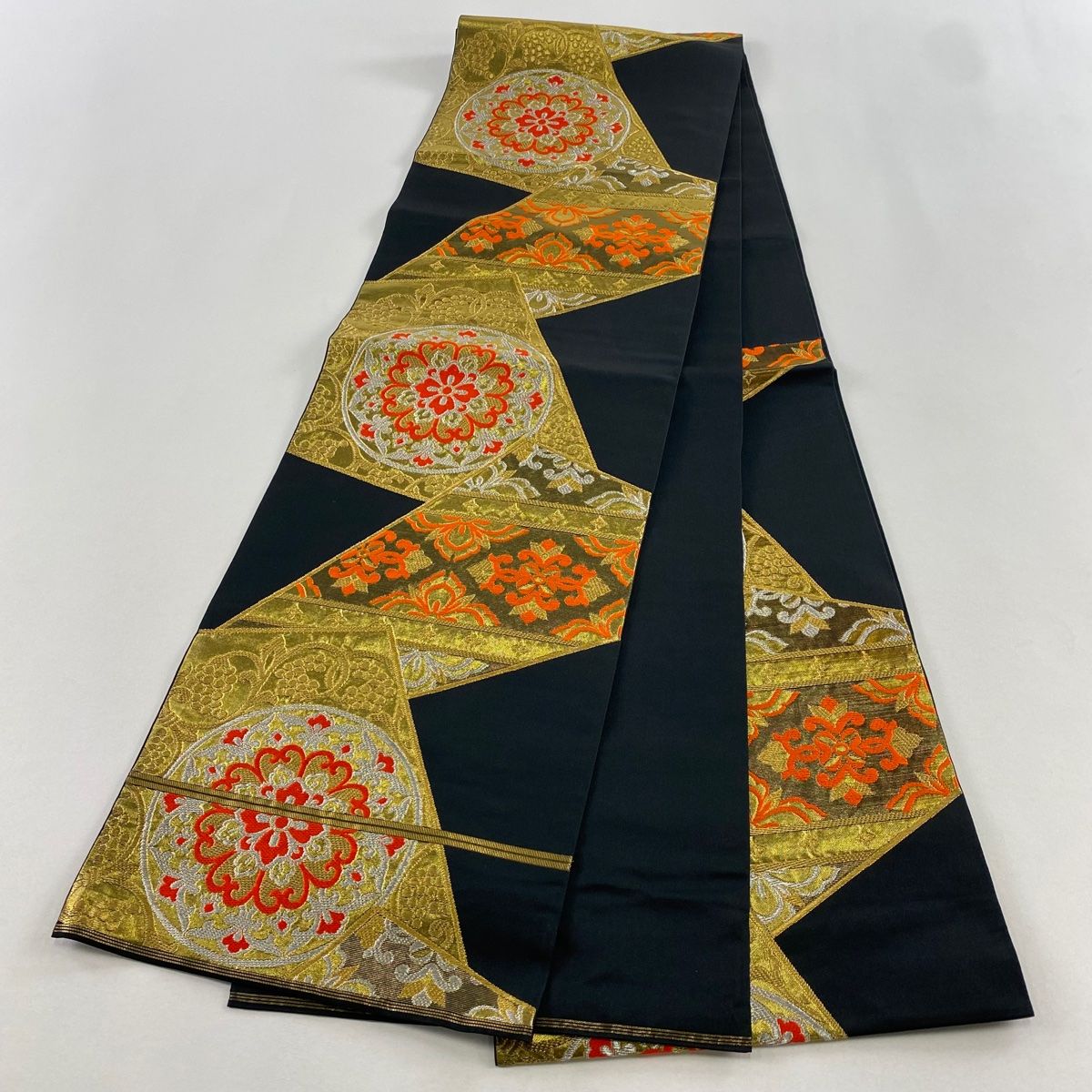 美品】 袋帯 名品 川島織物 関西仕立て 華文 花唐草 金銀糸 黒 六通
