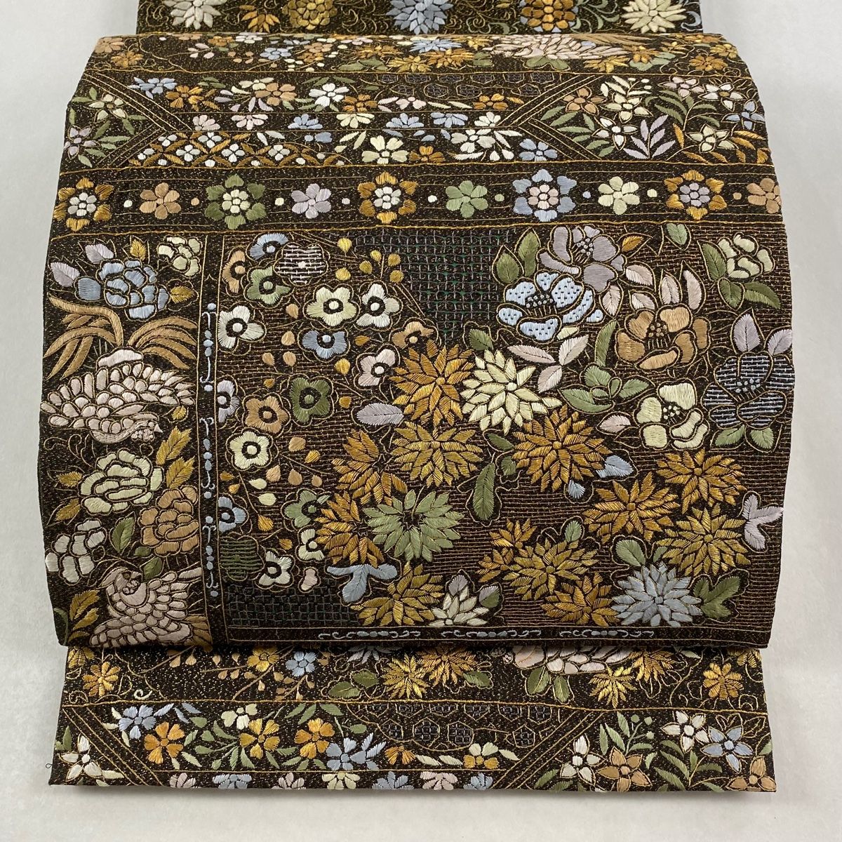 美品】 袋帯 逸品 草花 鳥 金糸 刺繍 焦茶色 六通 正絹 【中古