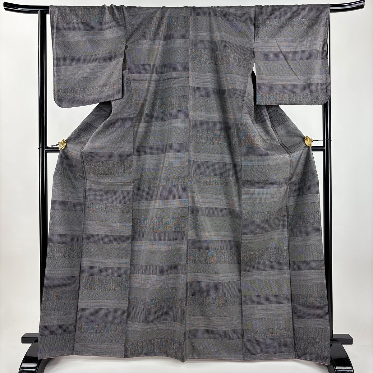 正絹　横段繋ぎ幾何学模様　袷　紬の付け下げ（身丈肩から163.5㎝） 正絹 横段繋ぎ幾何学模様 袷 紬の付け下げ（身丈肩から163.5