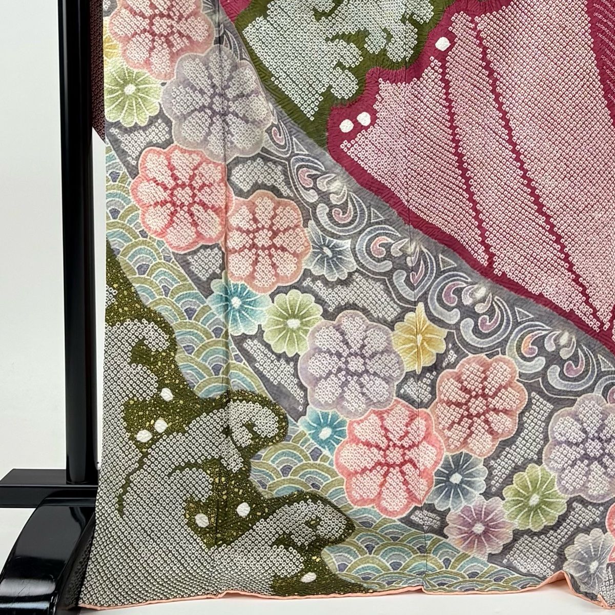 振袖 身丈171.5 cm 裄丈67.5 L 袷 菊 青海波 金彩 絞り 赤紫 正絹