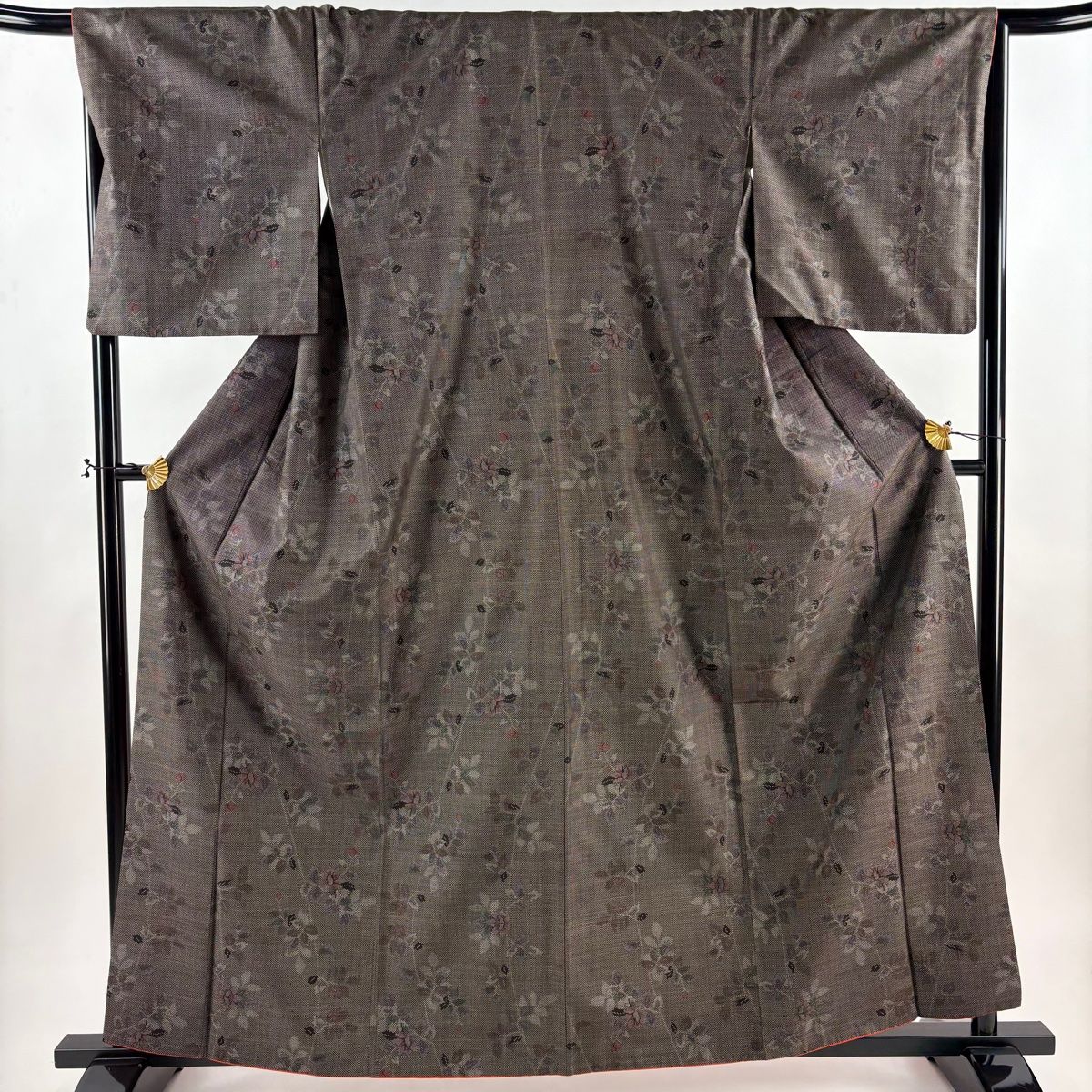美品 訪問着 総絞り 黒 花文 枝花 身丈160cm 裄丈67cm お洒落 袷 楽天市場】【中古】豪華枝垂れる蔦葡萄に吉祥の花々模様訪問着
