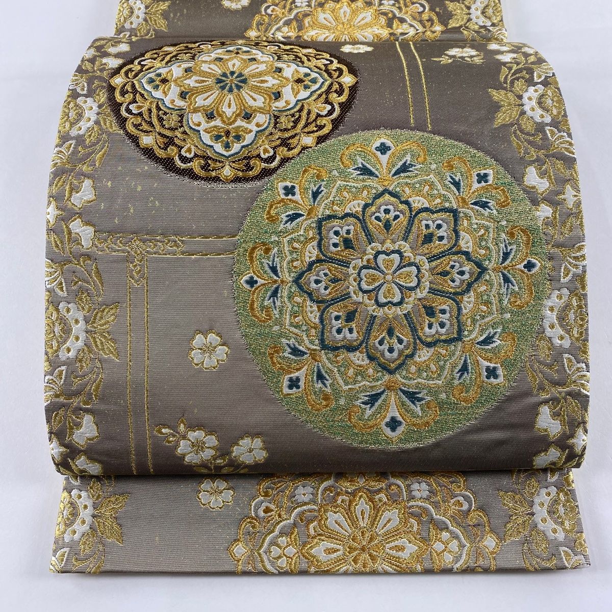 美品】 袋帯 秀品 華文 花唐草 金糸 灰茶 六通 正絹 【中古】 - メルカリ