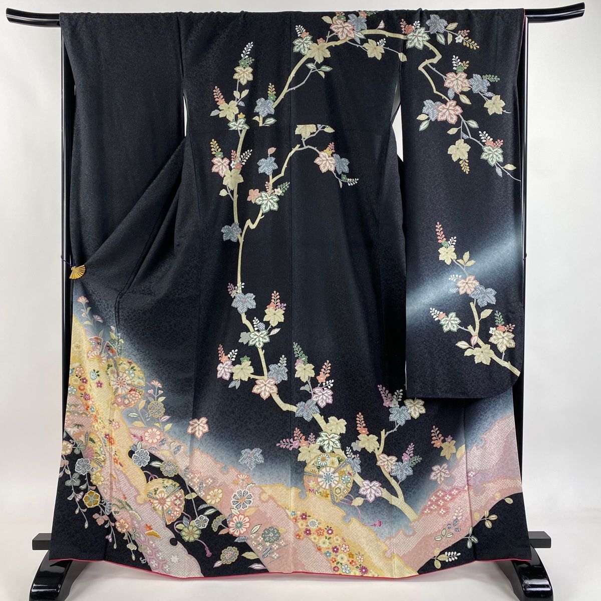 豪華振袖　刺繍　絞り　雪輪舞花文　金糸　逸品　正絹　絹素材　送料無料 r2097-f-1.jpg