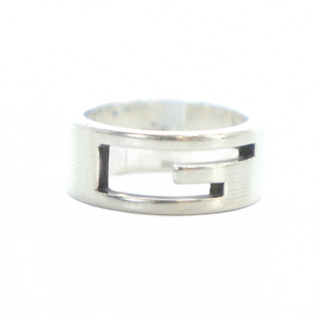 グッチ GUCCI 指輪 アクセサリー リング ロゴ Silver925 11号 ルバー色