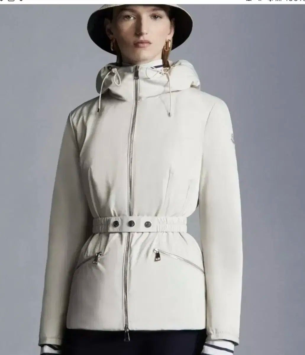 【MONCLER】モンクレール ダウンジャケット サイズ2 クリーム色 国内発送モンクレール 2024年秋冬服 ダウンジャケットアウター? 女着