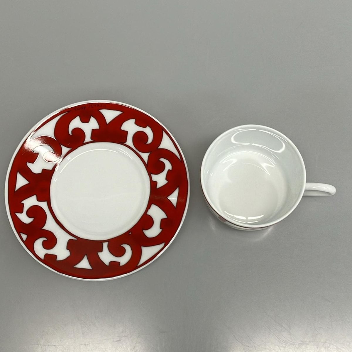 HERMES エルメス カップ-ソーサー ガダルキヴィール 11016 P 白×ボルドー