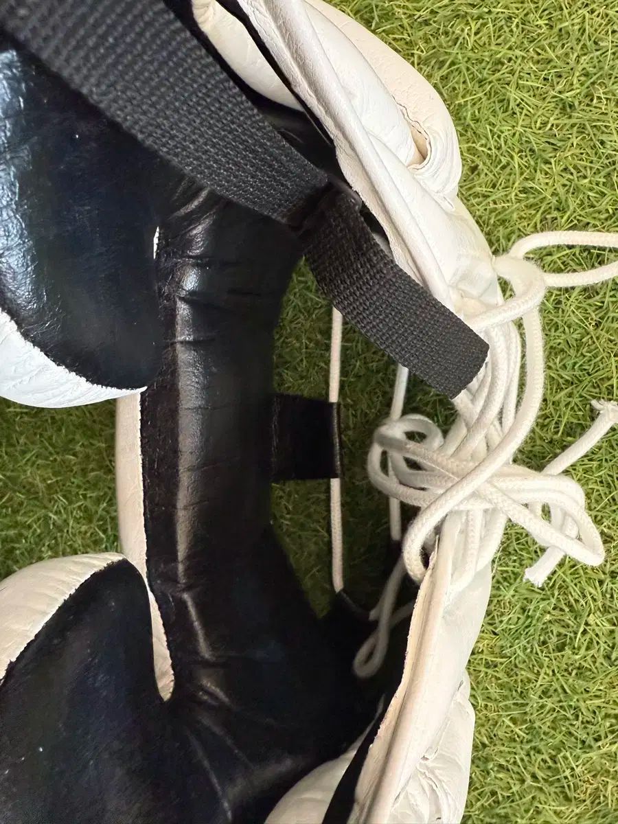 ウィニング Mサイズ 白 ヘッドギア - メルカリ