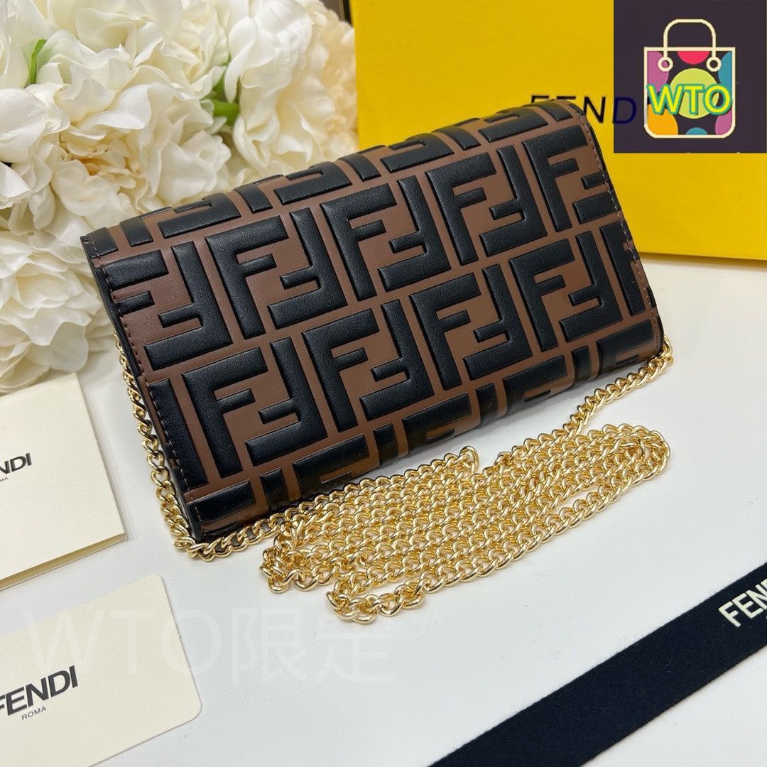 今日特価】Fendi フェンディ 最新ウォレット 高級輸入牛皮で仕上げ