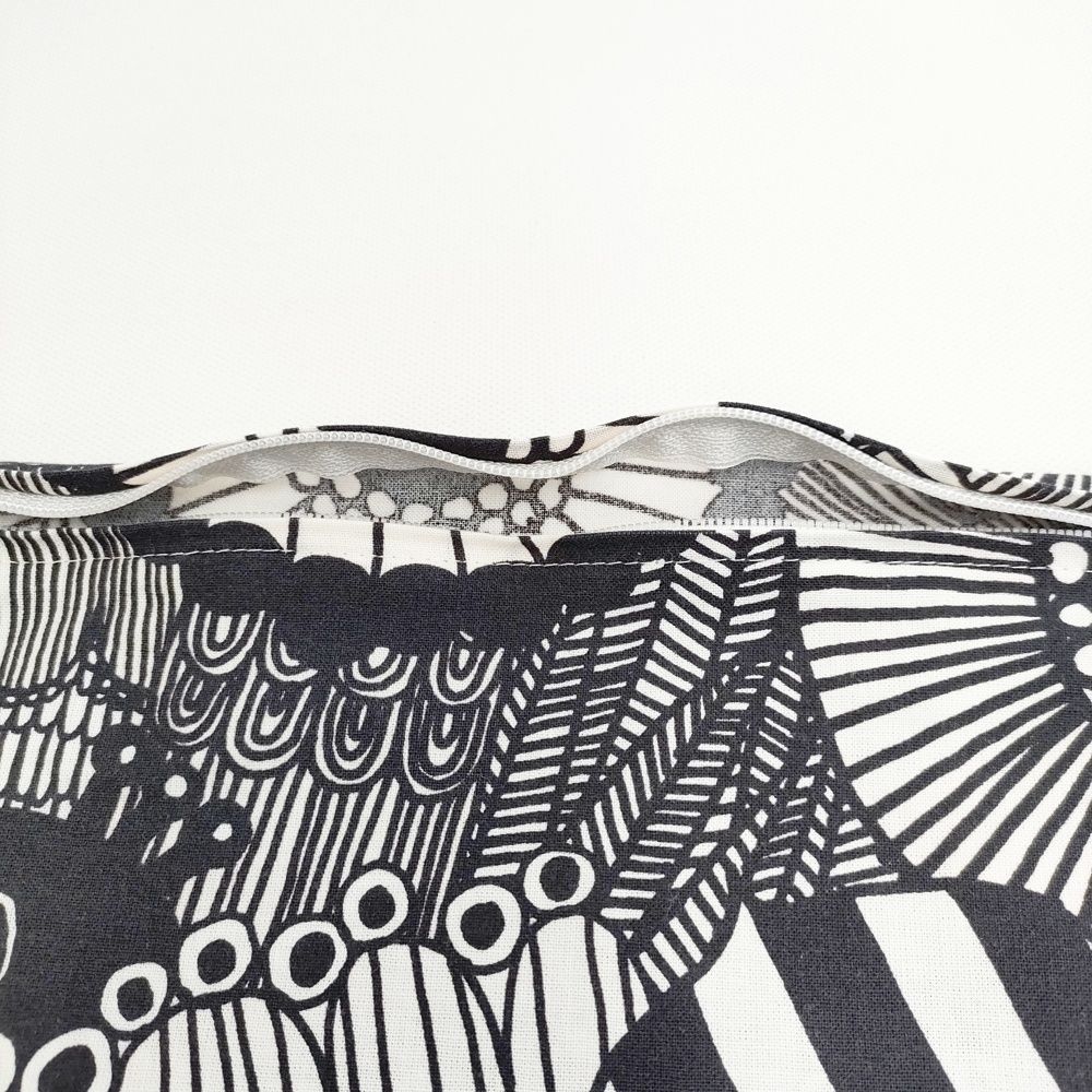 未使用　マリメッコ　Pieni Siirtolapuutarha 　カバー 2枚 marimekko PIENI SIIRTOLAPUUTARHA 45×45 コットン クッションカバー