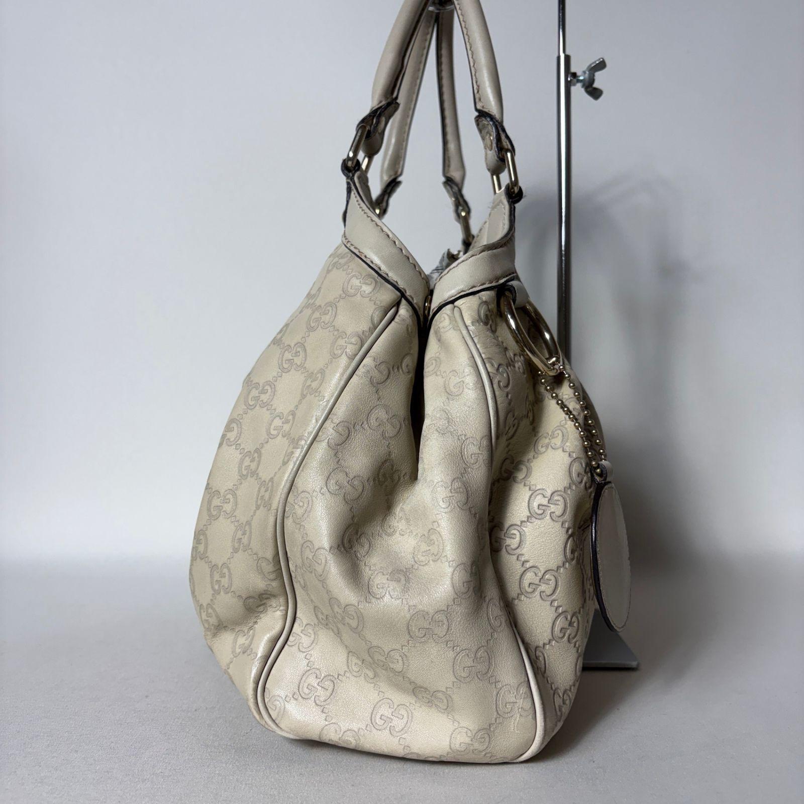 2511-50｜美品｜グッチ スーキー GGシマ ハンドバッグ レザー ホワイト