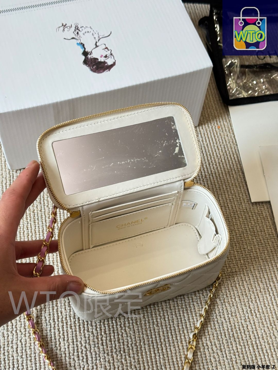 今日特価】Chanel シャネル 22S ボックスバッグ ?空ロゴハンドル、?枝