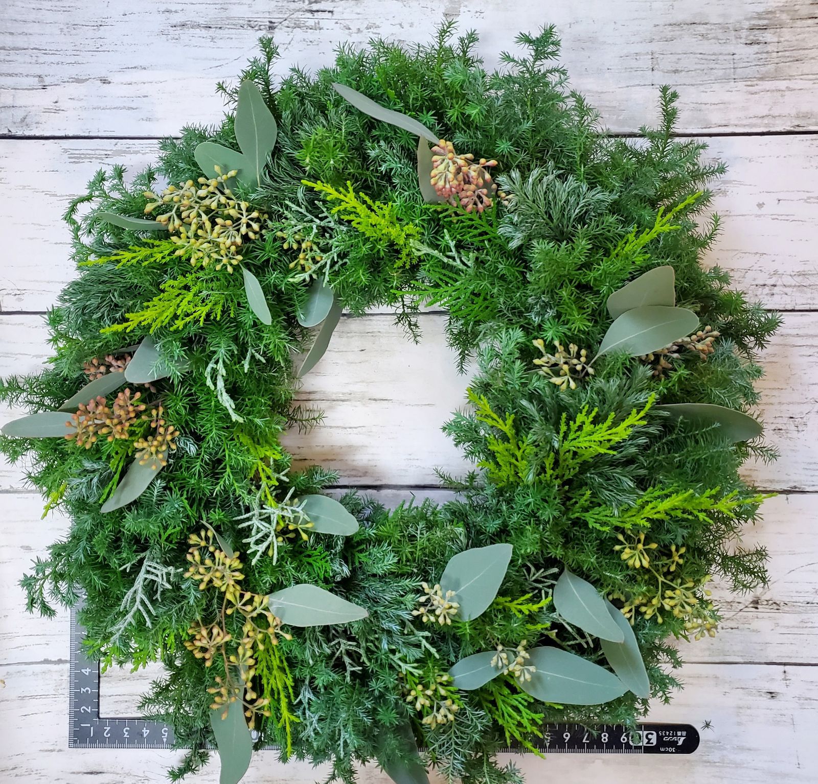 ユーカリポポラスベリー入りのふわふわ6種類のコニファーリース