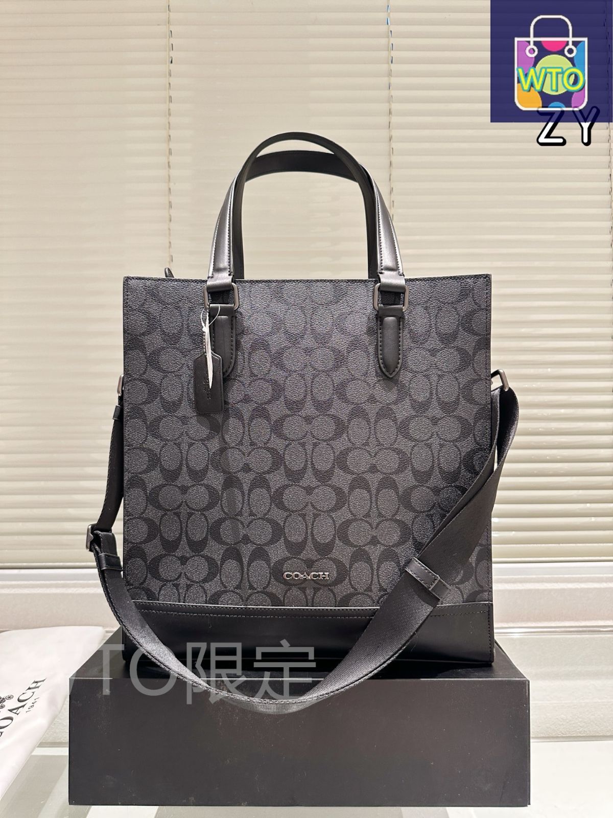 COACH ロゴパターン ハンドバッグ ブラック/グレー 今日特価】Coach コーチ クラシックハンドバッグシリーズ 高級感に満ち