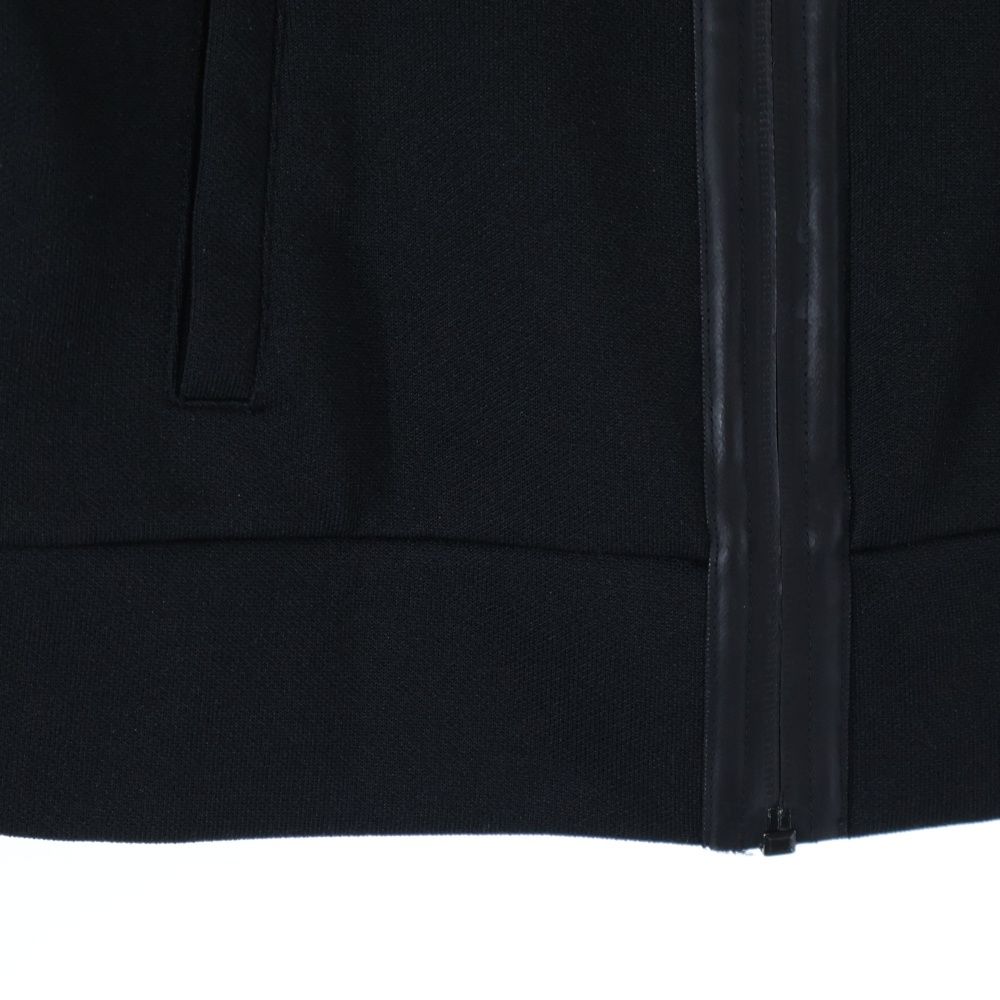 トラックジャケット