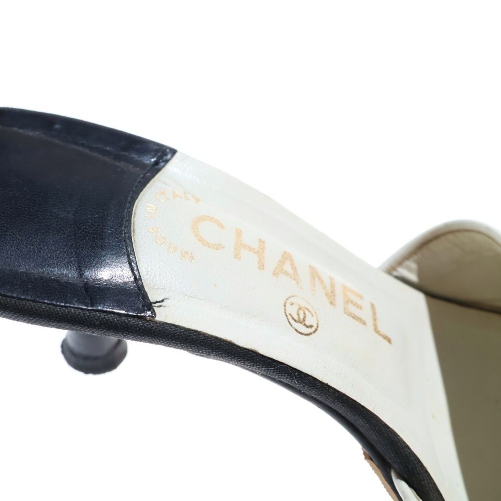 CHANEL ブラック ミュール ロゴ刺繍 CHANEL ブラック ミュール ロゴ刺繍 CHANEL ブラック ミュール ロゴ刺繍