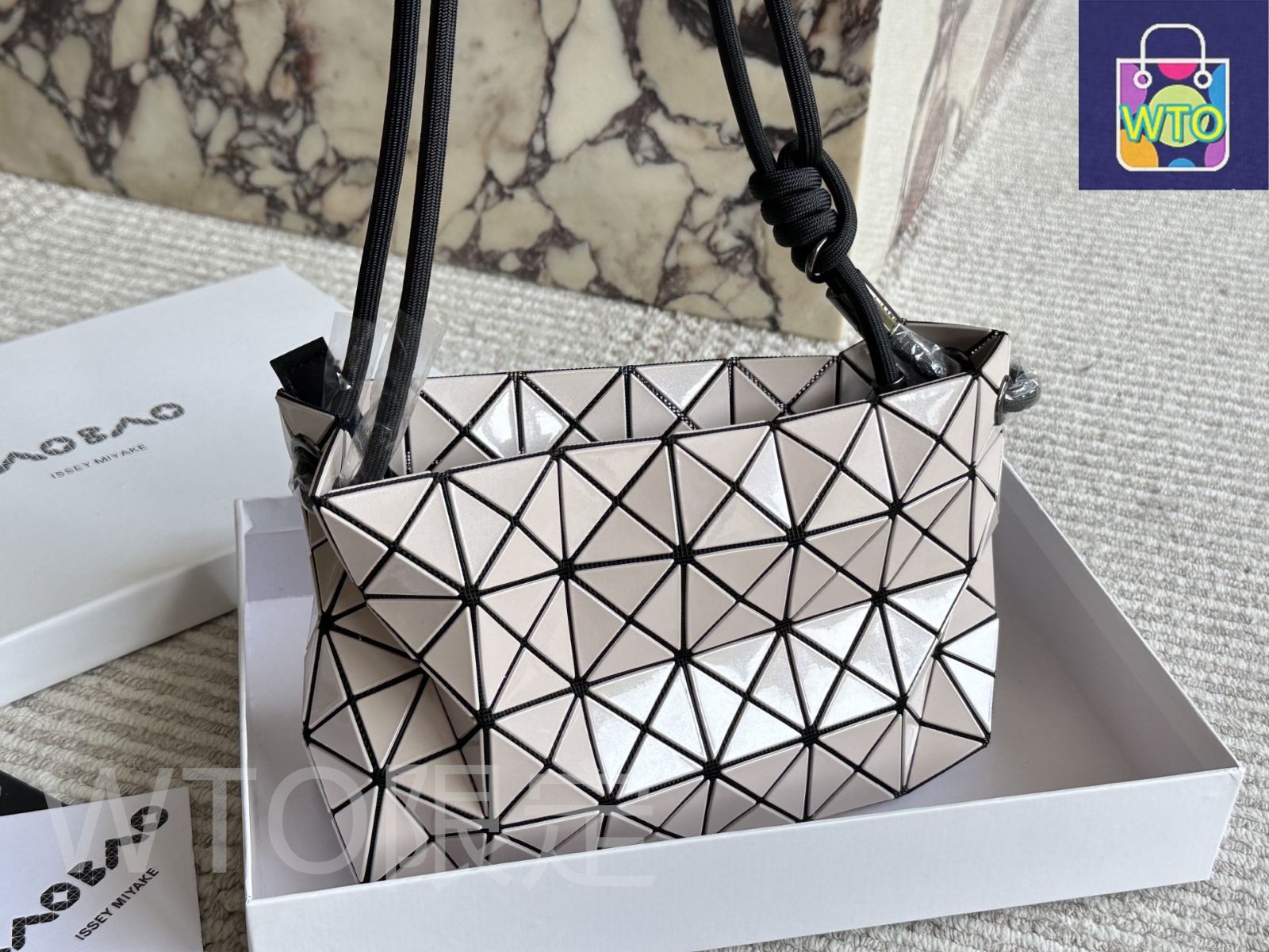 今日特価】Issey Miyake イッセイミヤケ 生豆腐バッグ ダイヤモンド