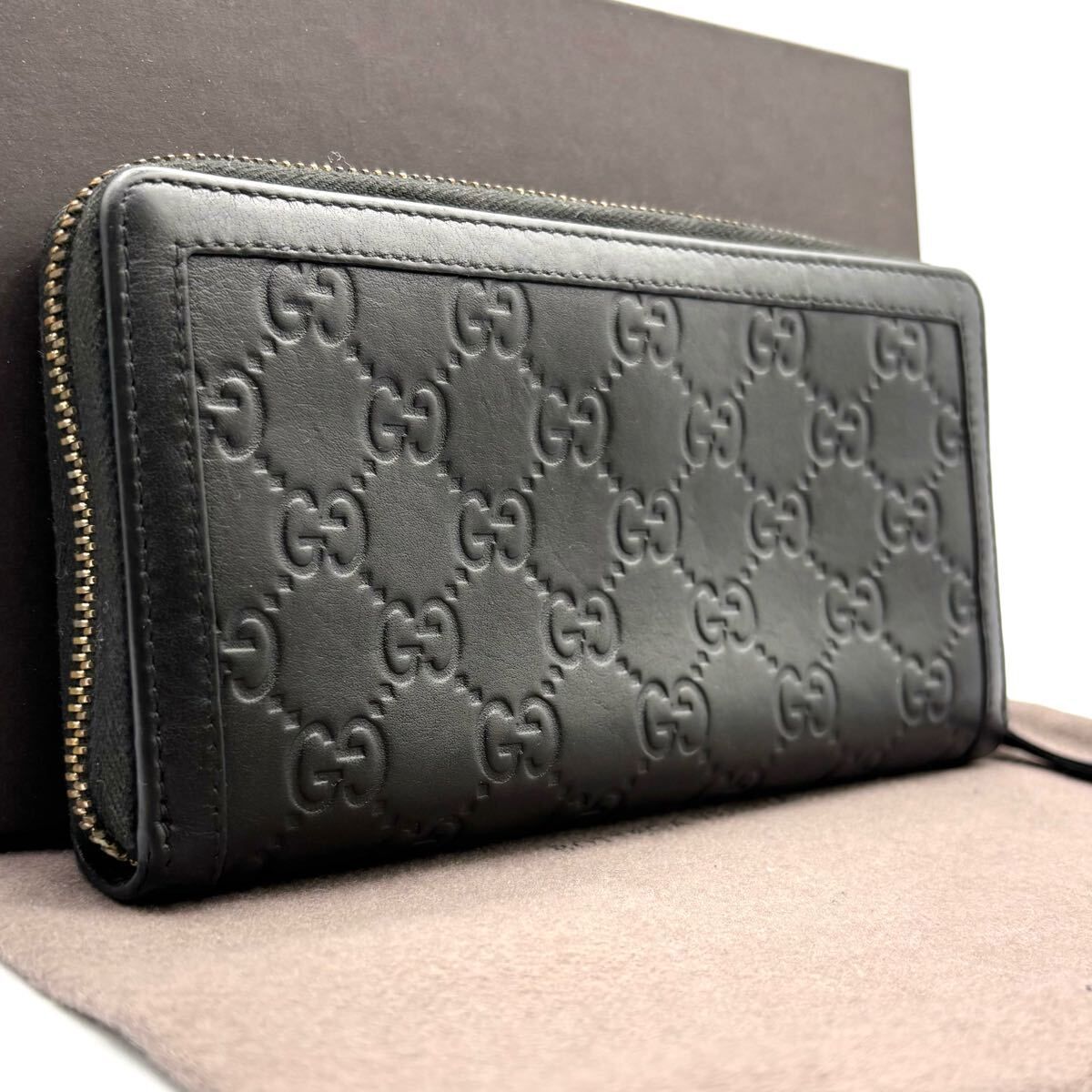 m82 Gucci グッチ ブラック スーキー 黒 GG エンボス グッチ シマ