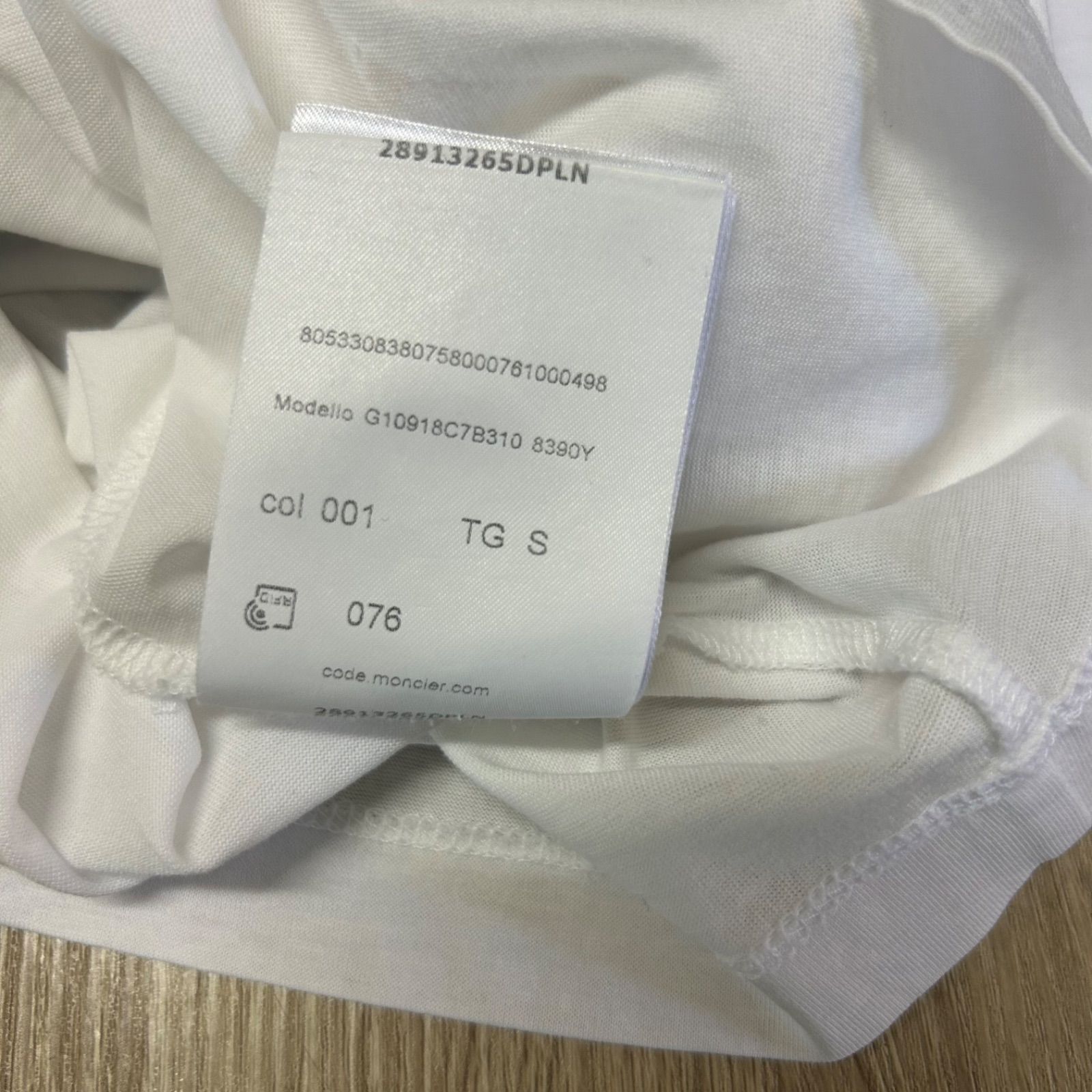 美品】 MONCLER モンクレールラバーワッペン半袖Tシャツ白S - メルカリ