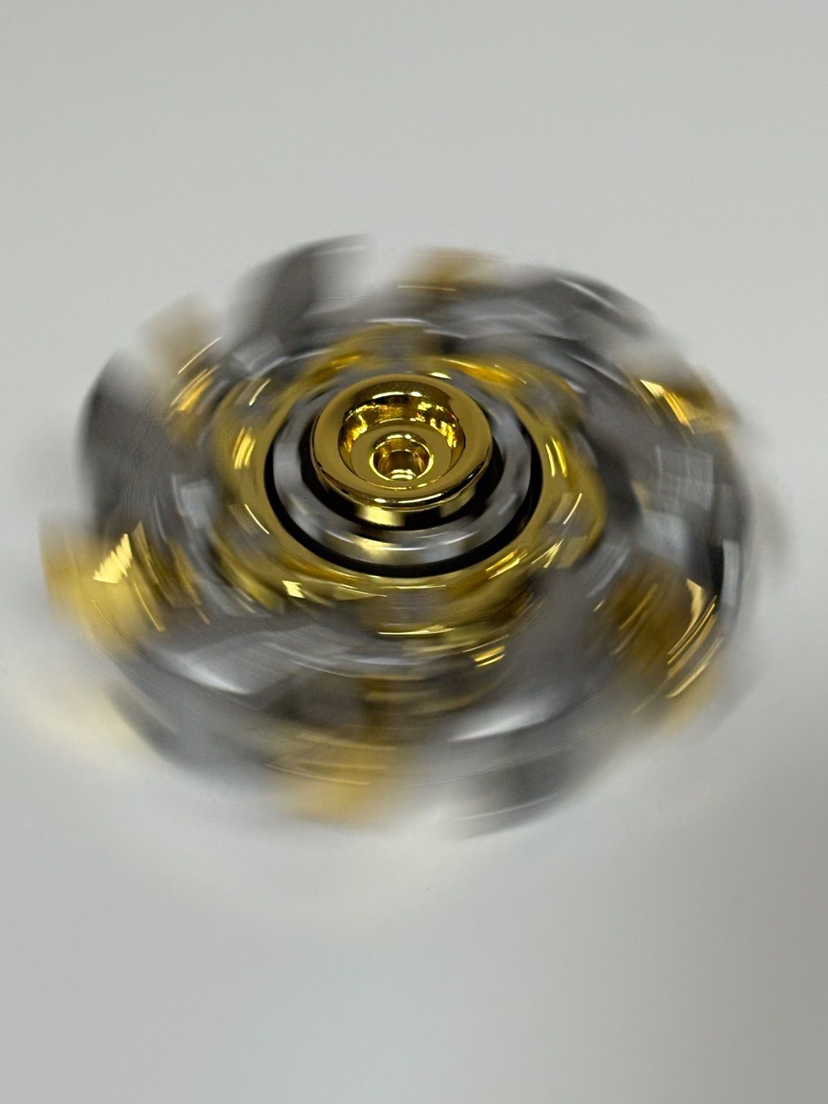 新品未開封EDC フィジェットトイ オープンアーマー ハンドスピナー