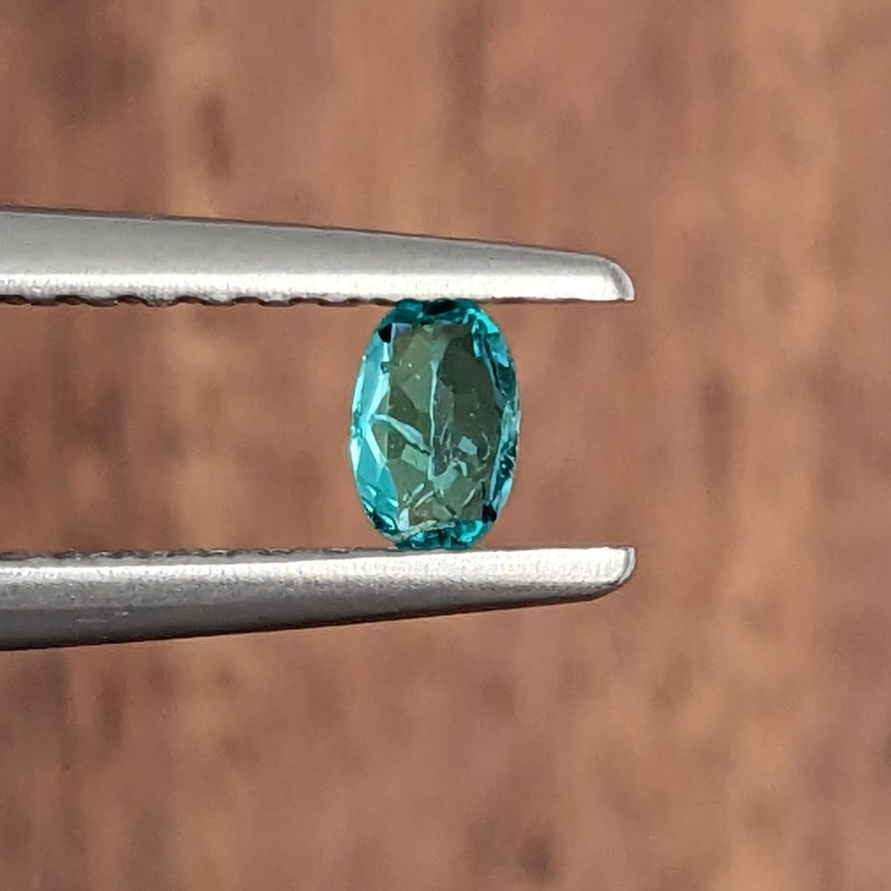 最安値24時まで　少し大きめ濃いカラー　バターリャ産　パライバトルマリン ブラジル産パーティカラーパライバトルマリン 0.490ctルース GIA