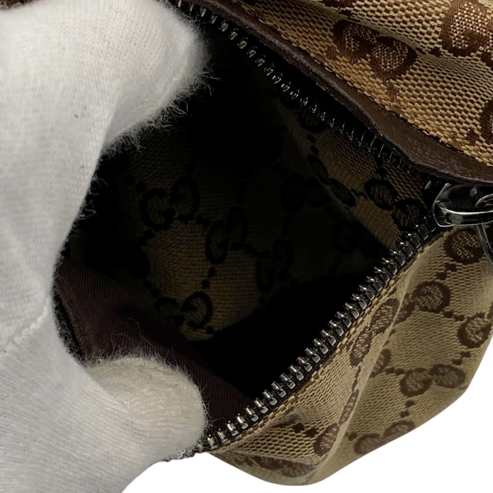 美品✨ グッチ　ボディバック　キャンバス　GGシェリー　金具　ロゴ GUCCI （グッチ）ボディバッグ GG キャンバス レザー シェリーライン