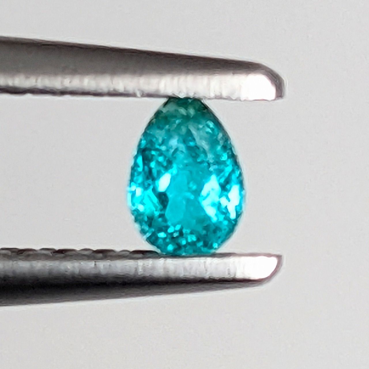 パライバトルマリン ブラジル・バターリャ産【0.10ct】D98 - メルカリ