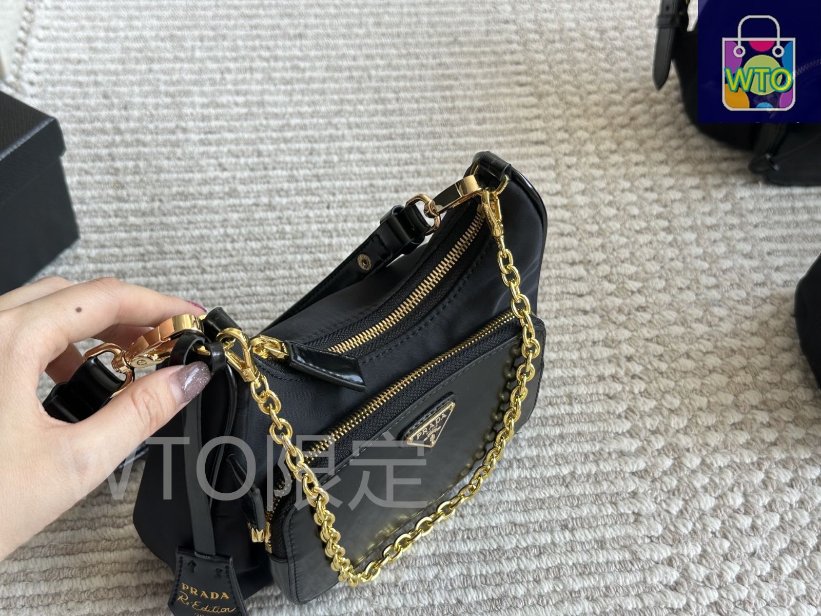 今日特価】Prada Hobo × 今日特価 Special Deal! ～ナイロン アーム