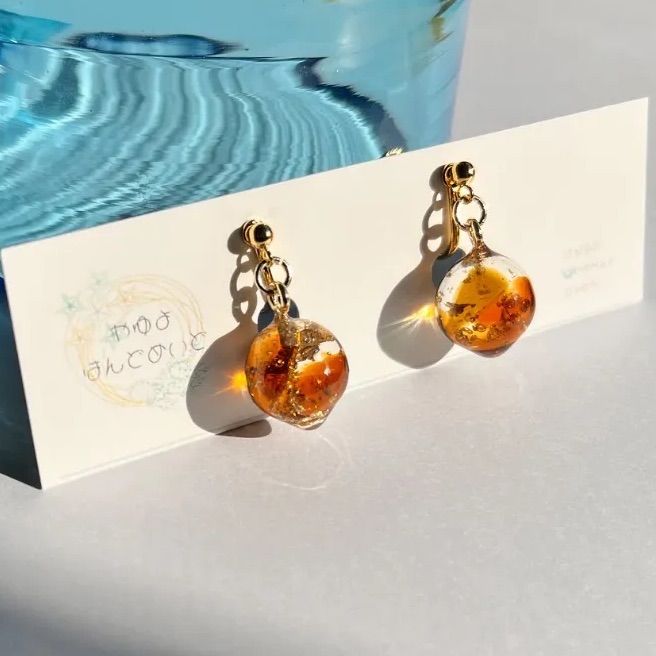 シーグラス ネジバネイヤリング ステンレス ブラウン - メルカリ