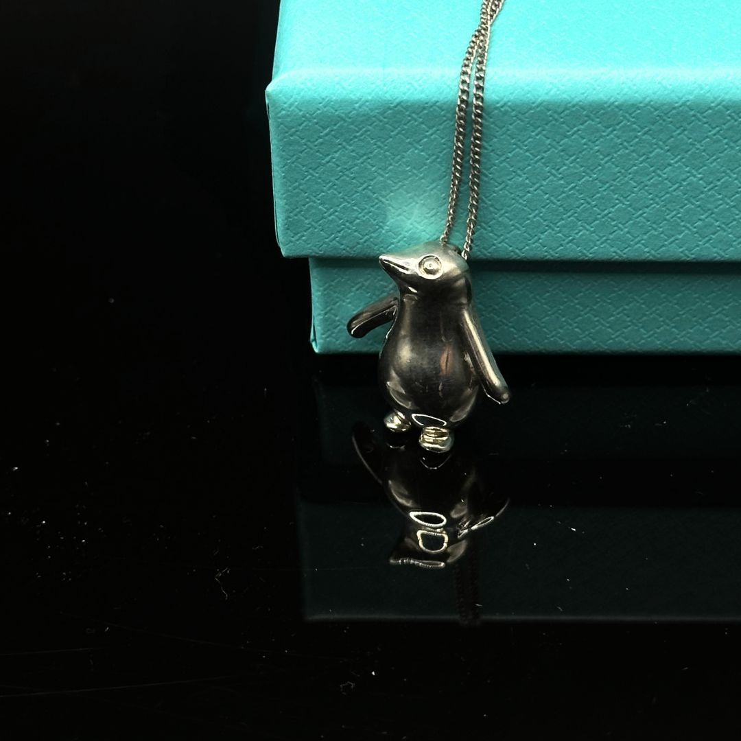 美品】Tiffany & Co ペンギン ネックレス SV925 ペンダント - メルカリ