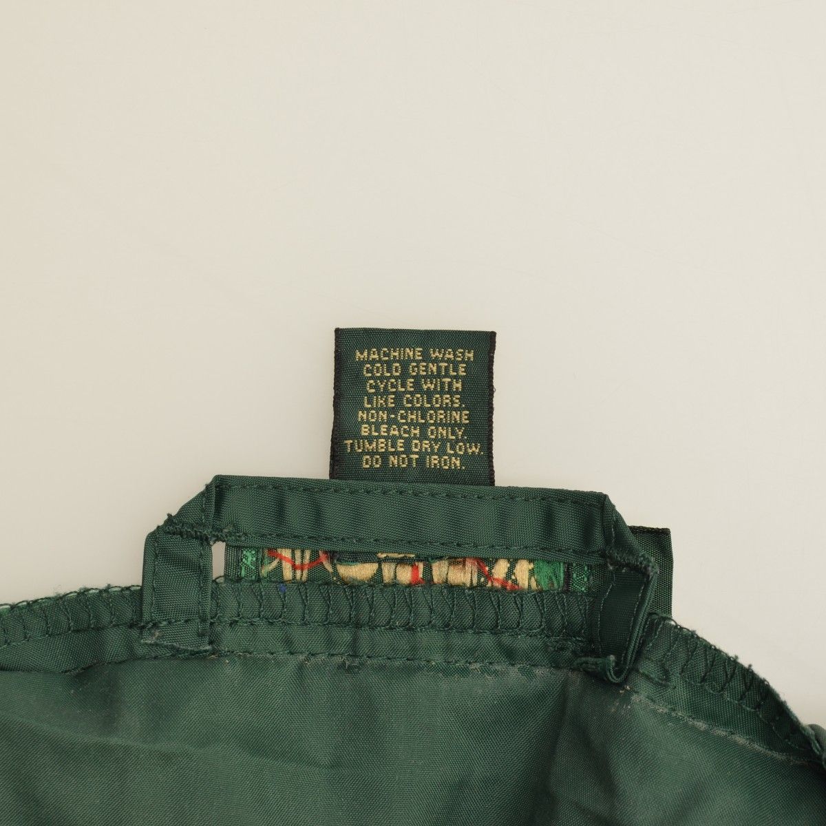 巨人タグ　j crew 90s アノラック　珍カラー JCREW】90s 巨人タグ アノラックナイロンジャケット - メルカリ