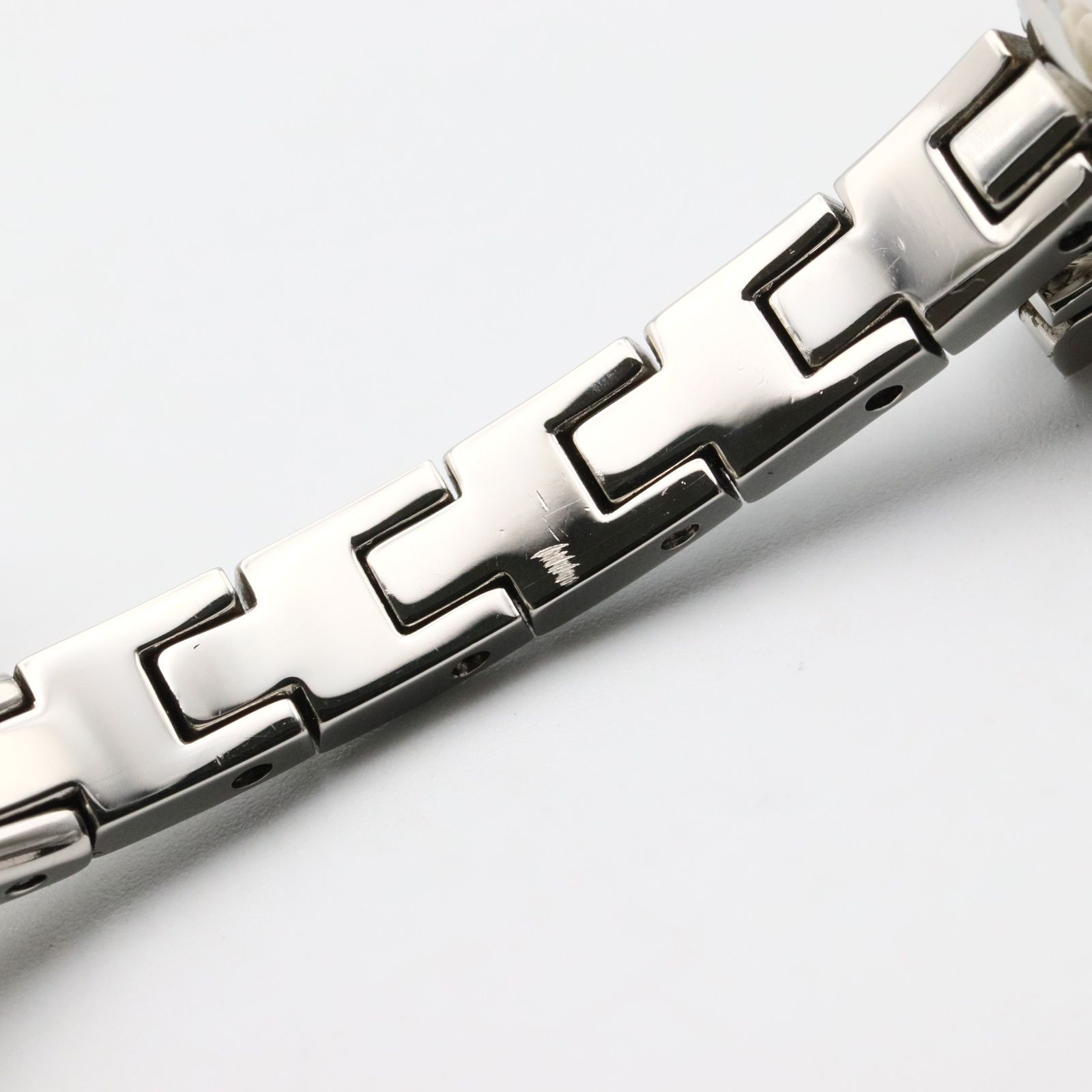 ⭐【超美品レア】グッチシニョリーア116.5ホワイトシェル腕時計(稼働品) 楽天市場】【中古】【ウォッチ】 GUCCI グッチ シニョーリア ホワイト