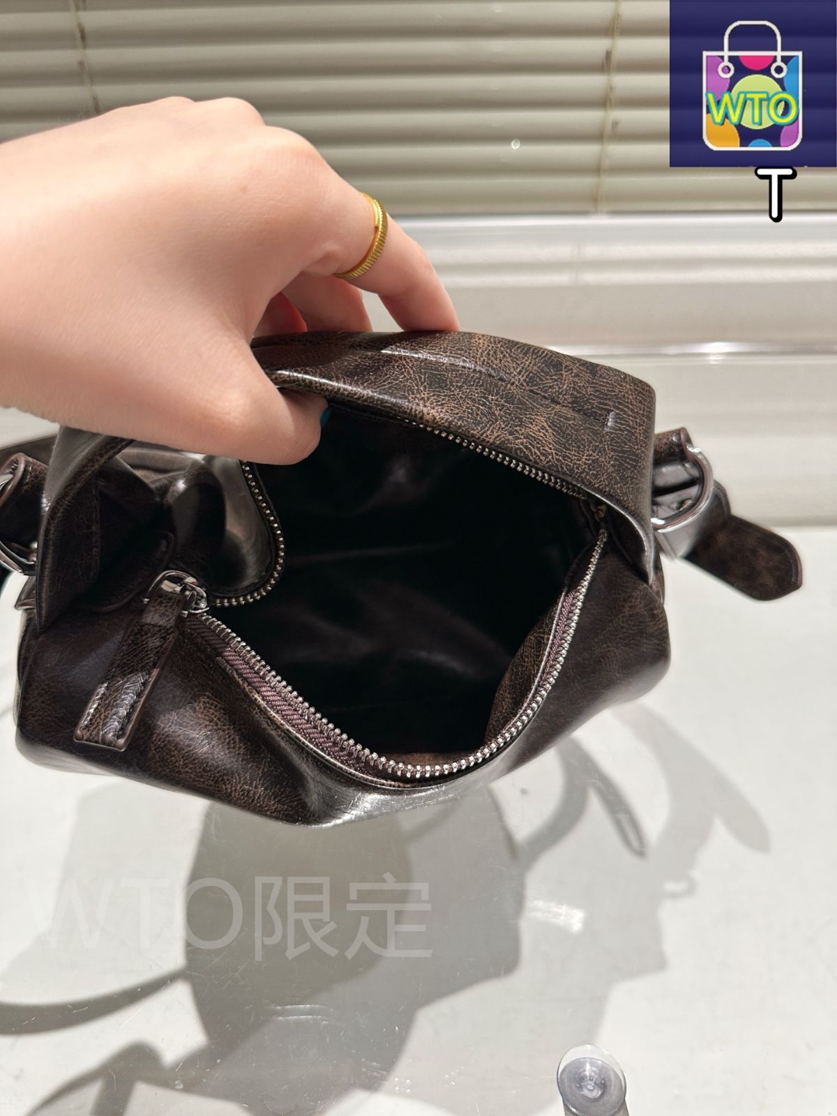 今日特価】Prada 2025SS Men's Nappa Leather Pen Case Tote Bag