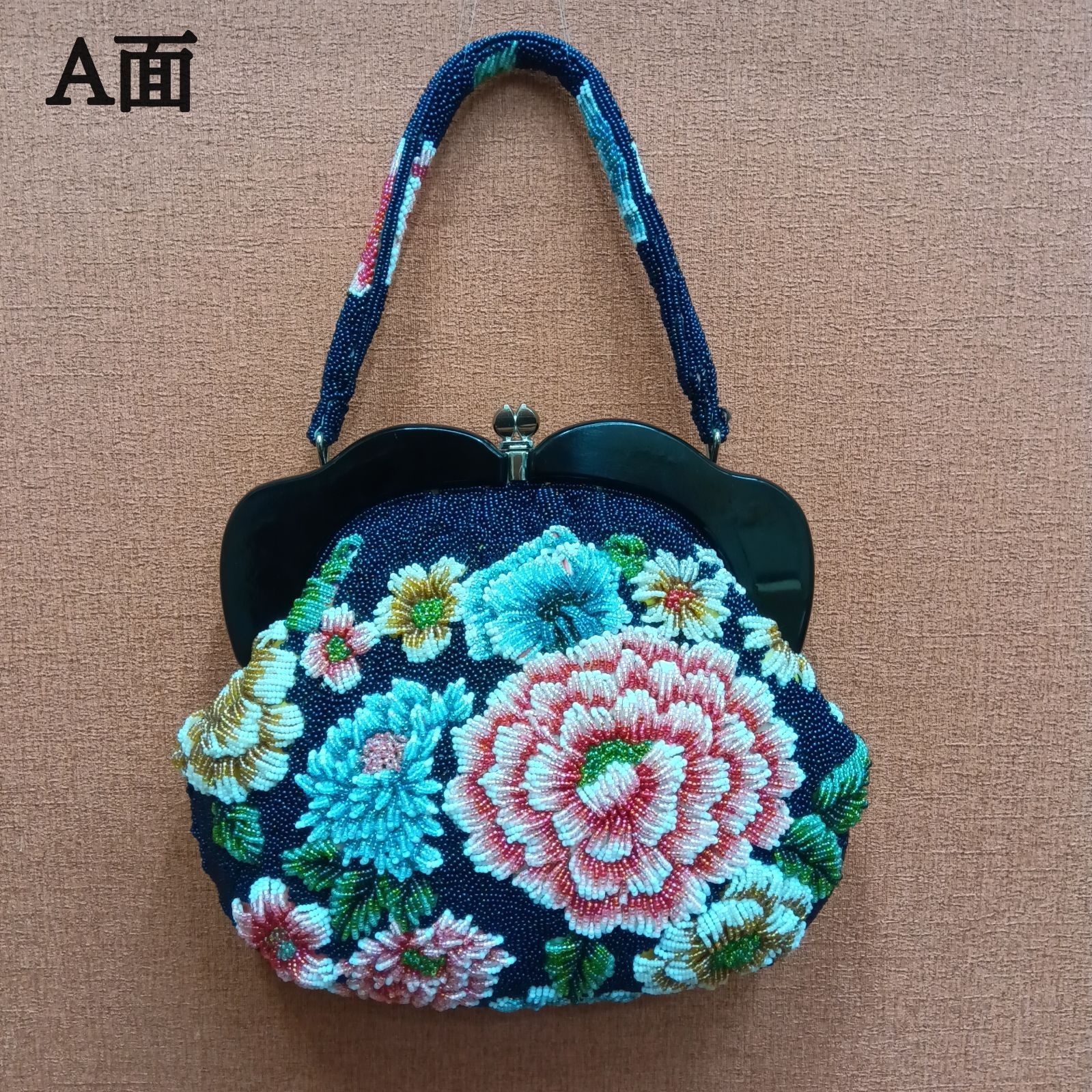 総ビーズ刺繍 　花柄　手提げ　バッグ　がま口 多少訳あり🔴 昭和レトロ 希少レア 🔷 総柄 ビーズ刺繍バッグ ／ 豪華