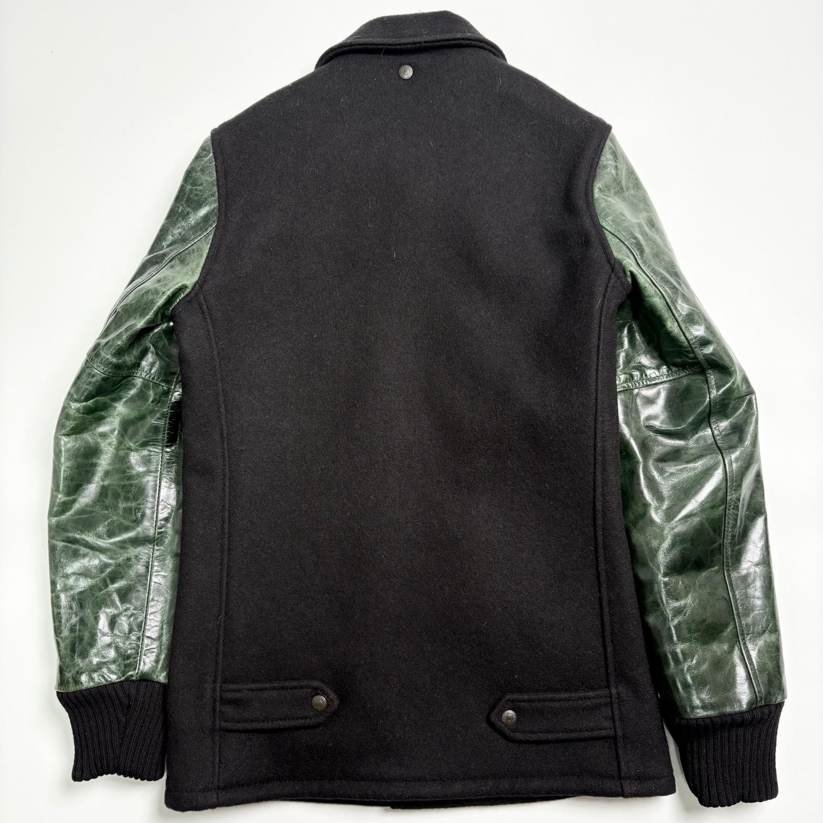 米国製】schott 袖レザー スタジャン 黒 x 緑 S - メルカリ