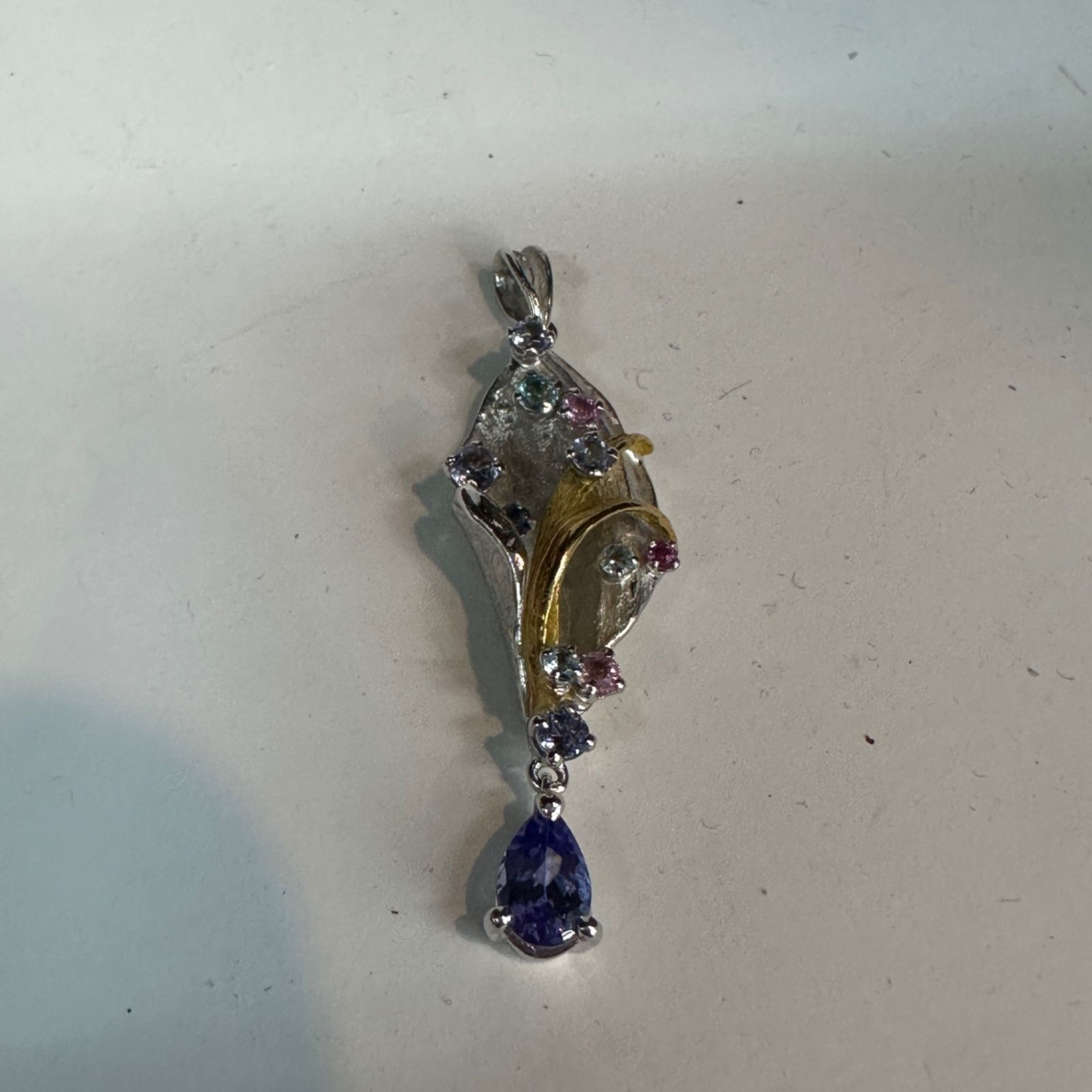 岩倉康二　葉型ペンダント タンザナイト　トップk18wg ○岩倉康二 葉型ペンダント タンザナイト トップk18wg 保証書・ケース