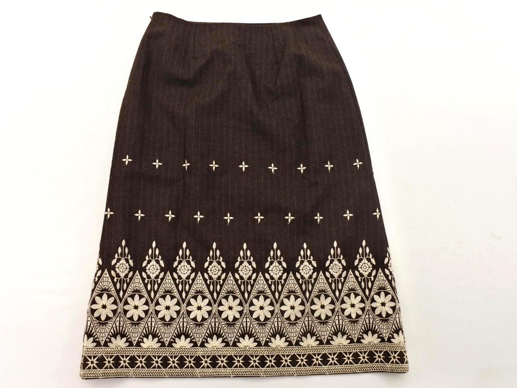 美品　ケイタマルヤマ　シノワズリなスカート 美品 ケイタマルヤマ シノワズリなスカート 「Disney」print スカート