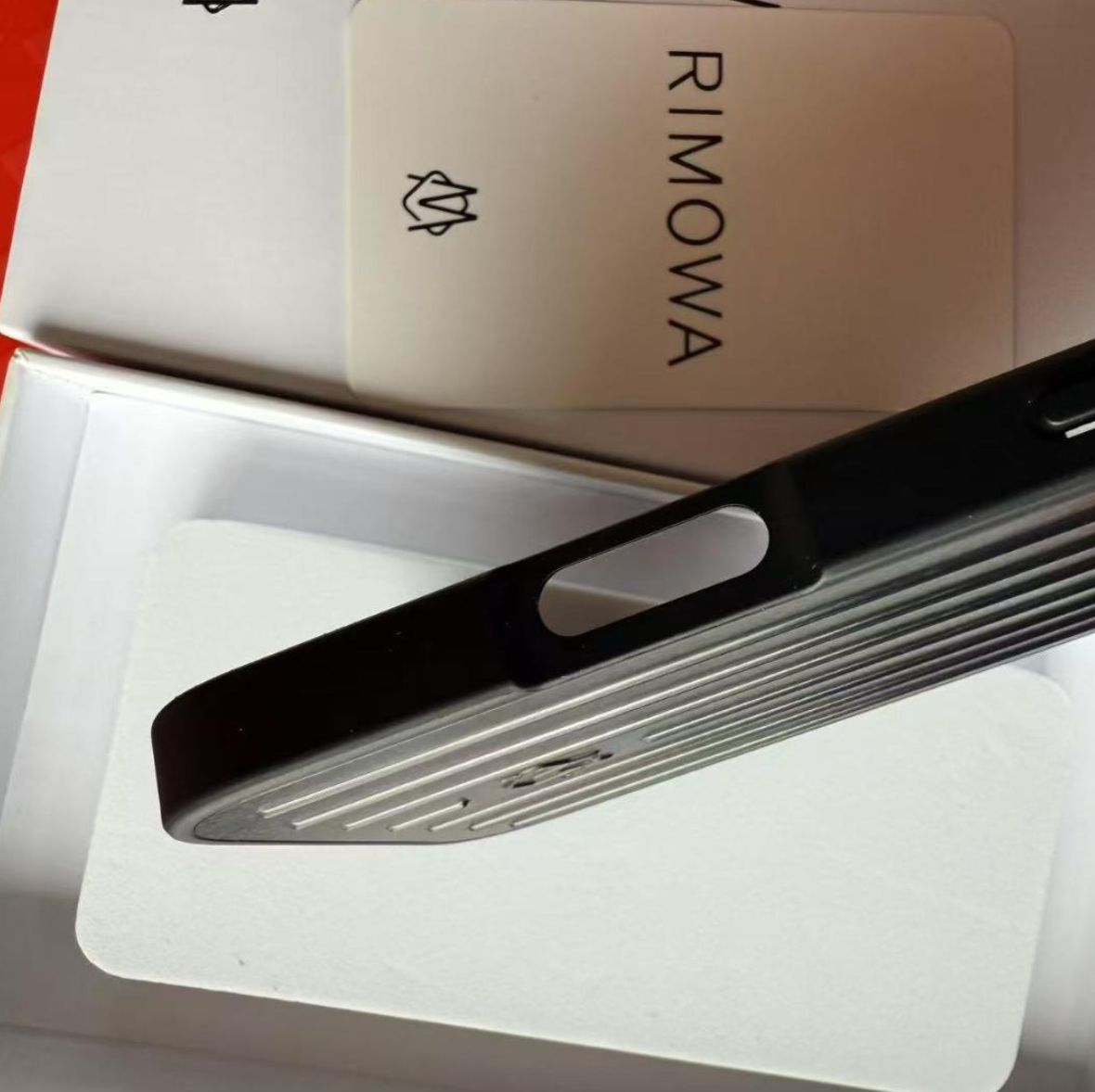 未使用 RIMOWA リモワ iPhone16 ケース ブラック新品 - メルカリ